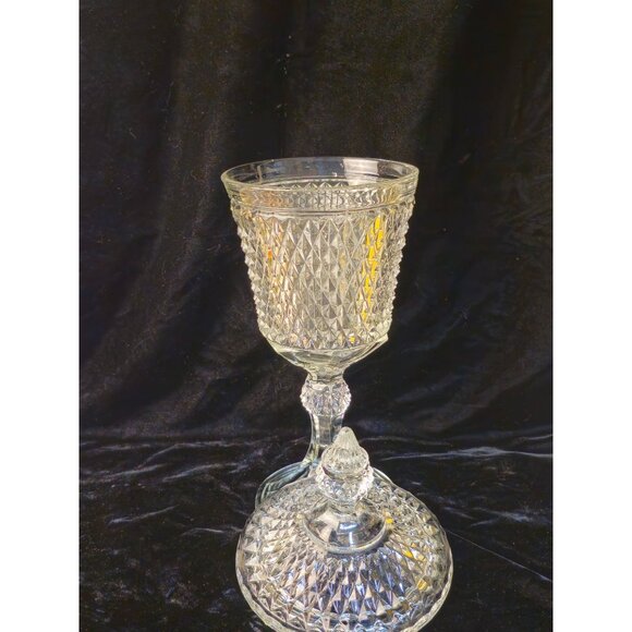 Vintage Diamond-Cut Clear Glass Pedestal Candy Dish With Lid - Elegant Decorativ - Picture 6 of 8